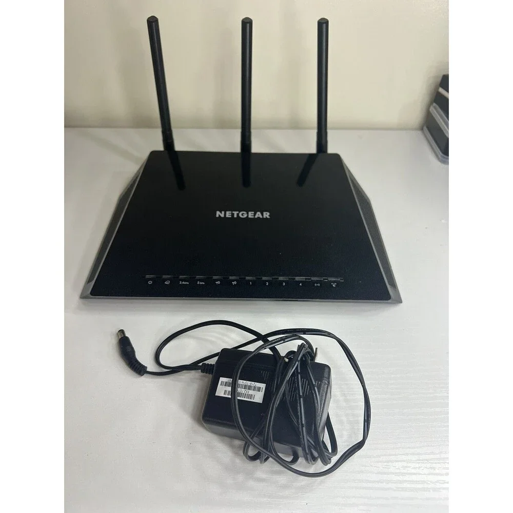 NETGEAR R6400v2 Nighthawk AC1750 Smart WiFi Router - Picture 3 of 7